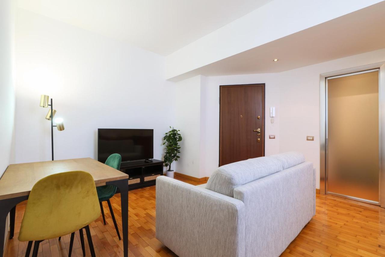 Duomo Luxury Apartment VIII Милан Экстерьер фото